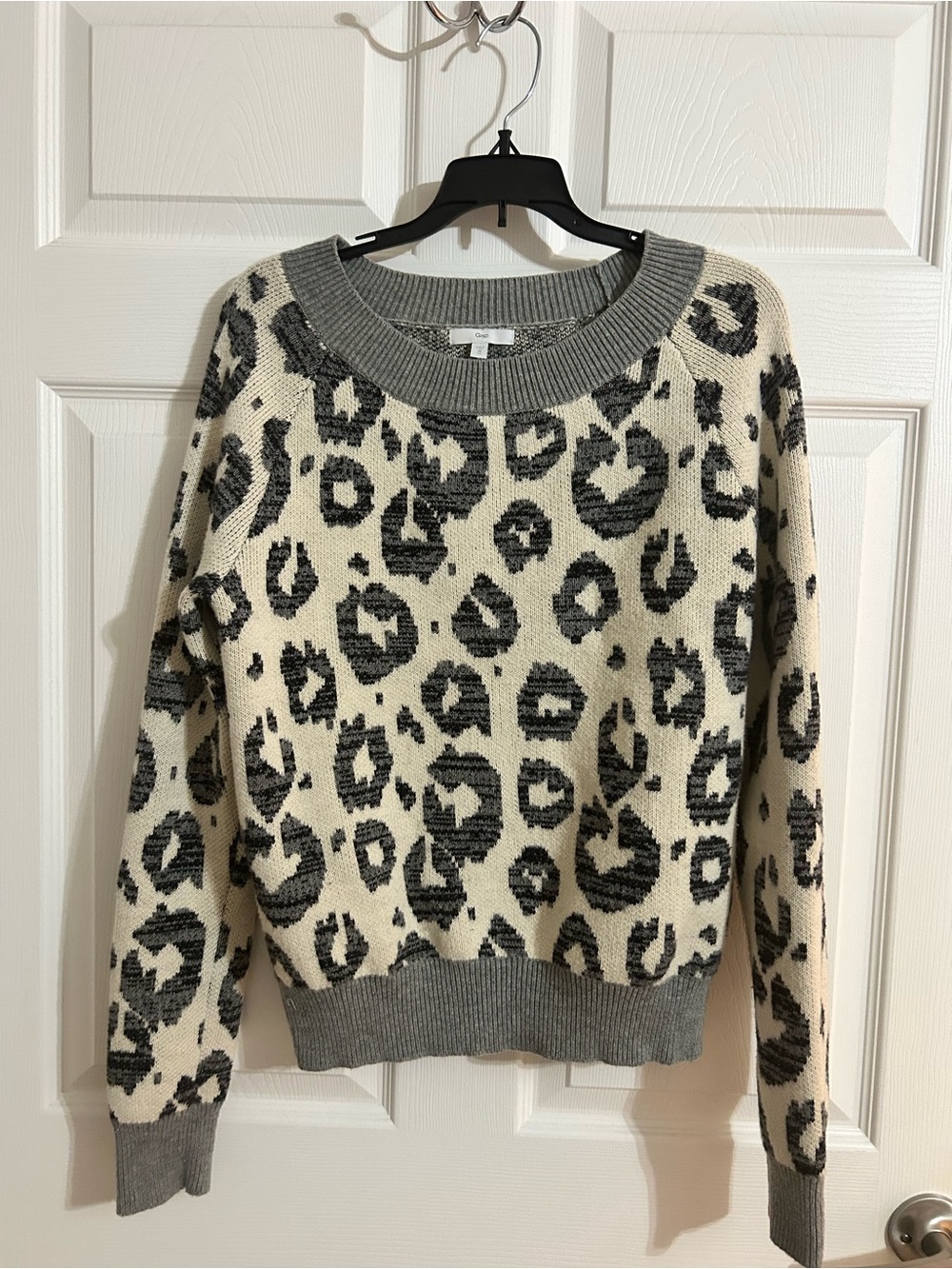 GAP Leopard Print Crewneck Sweater - Cream & Gray
